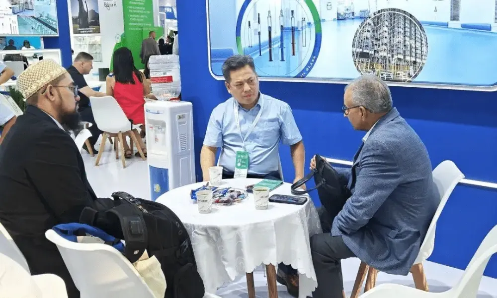 Customers at industry exhibitions Customers at industry exhibitions