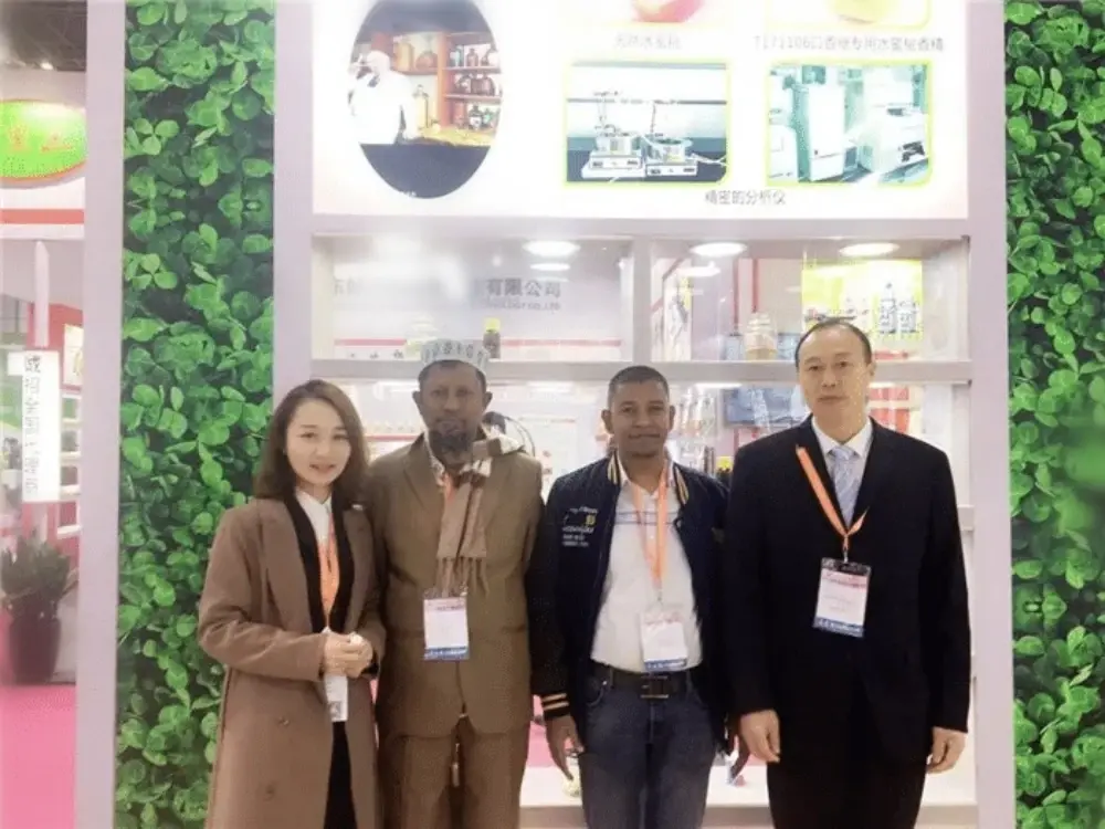 Customers at industry exhibitions Customers at industry exhibitions