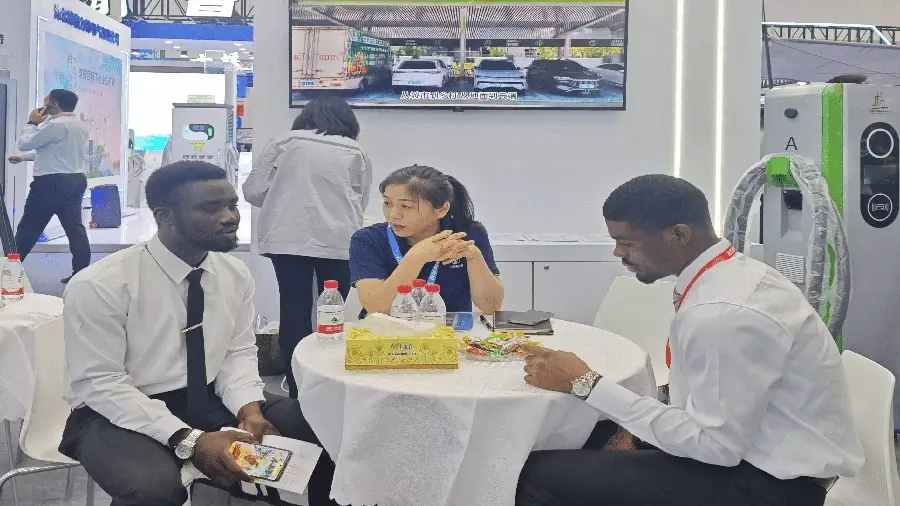 Customers at industry exhibitions Customers at industry exhibitions